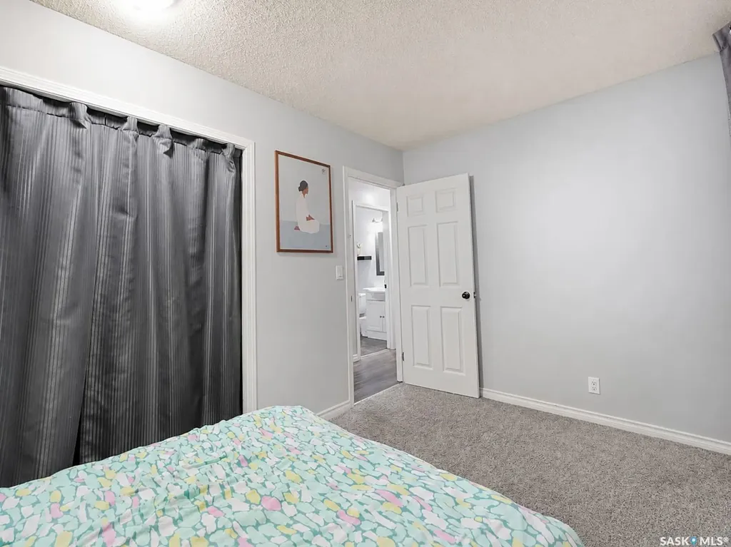 277 Cannon Street Regina SK S4N 4V4