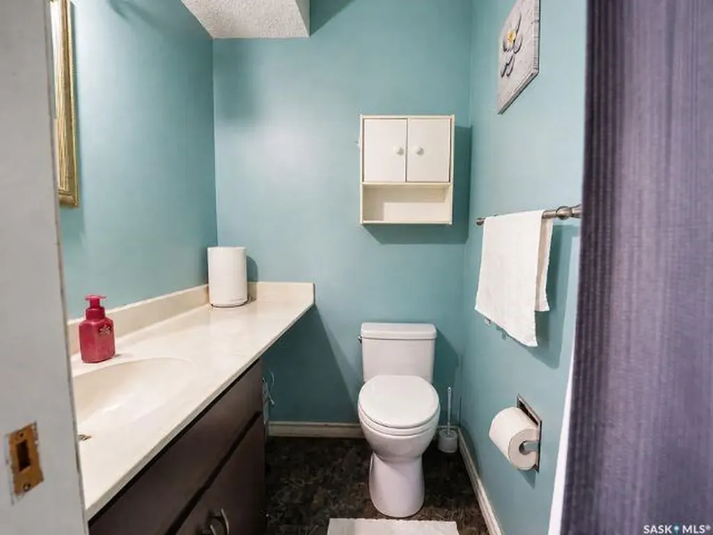 277 Cannon Street Regina SK S4N 4V4