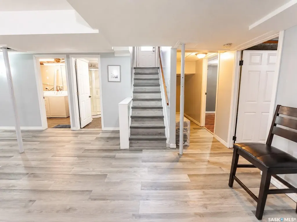 277 Cannon Street Regina SK S4N 4V4
