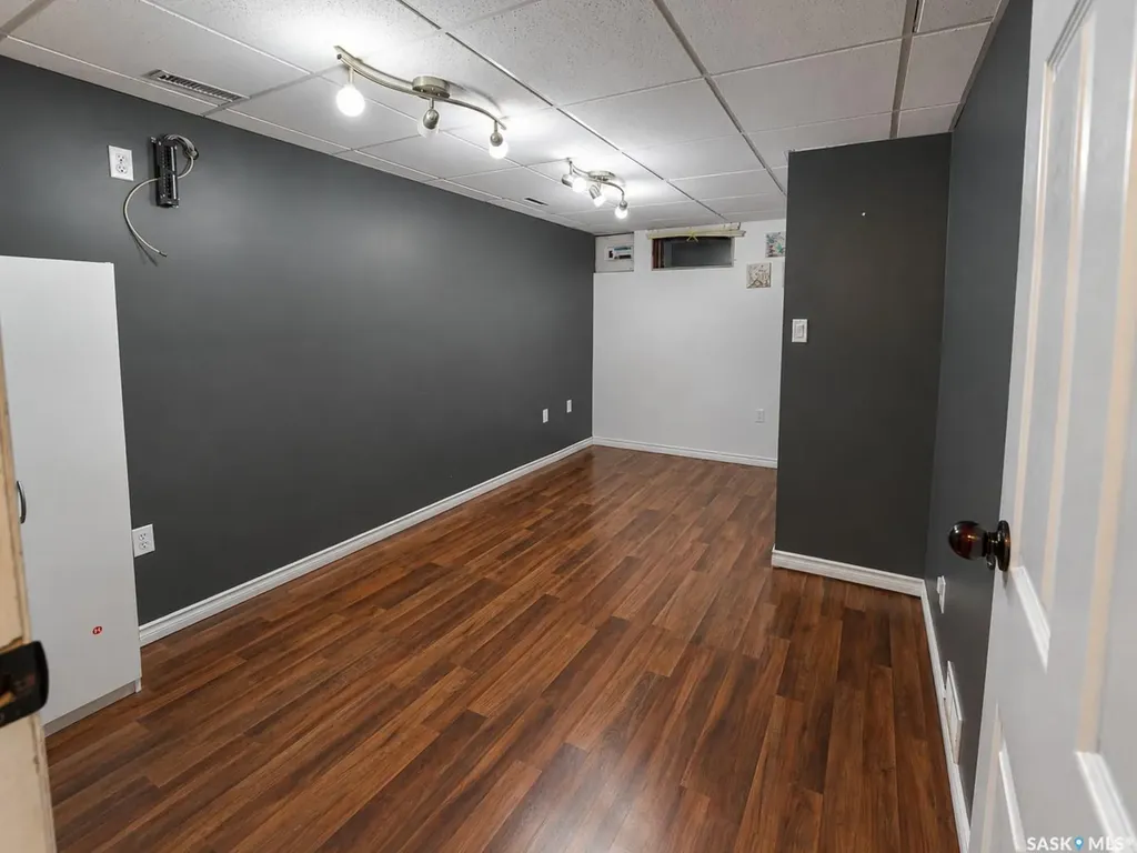 277 Cannon Street Regina SK S4N 4V4