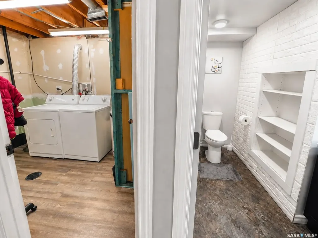 277 Cannon Street Regina SK S4N 4V4