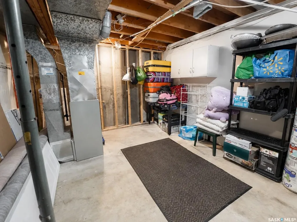 277 Cannon Street Regina SK S4N 4V4