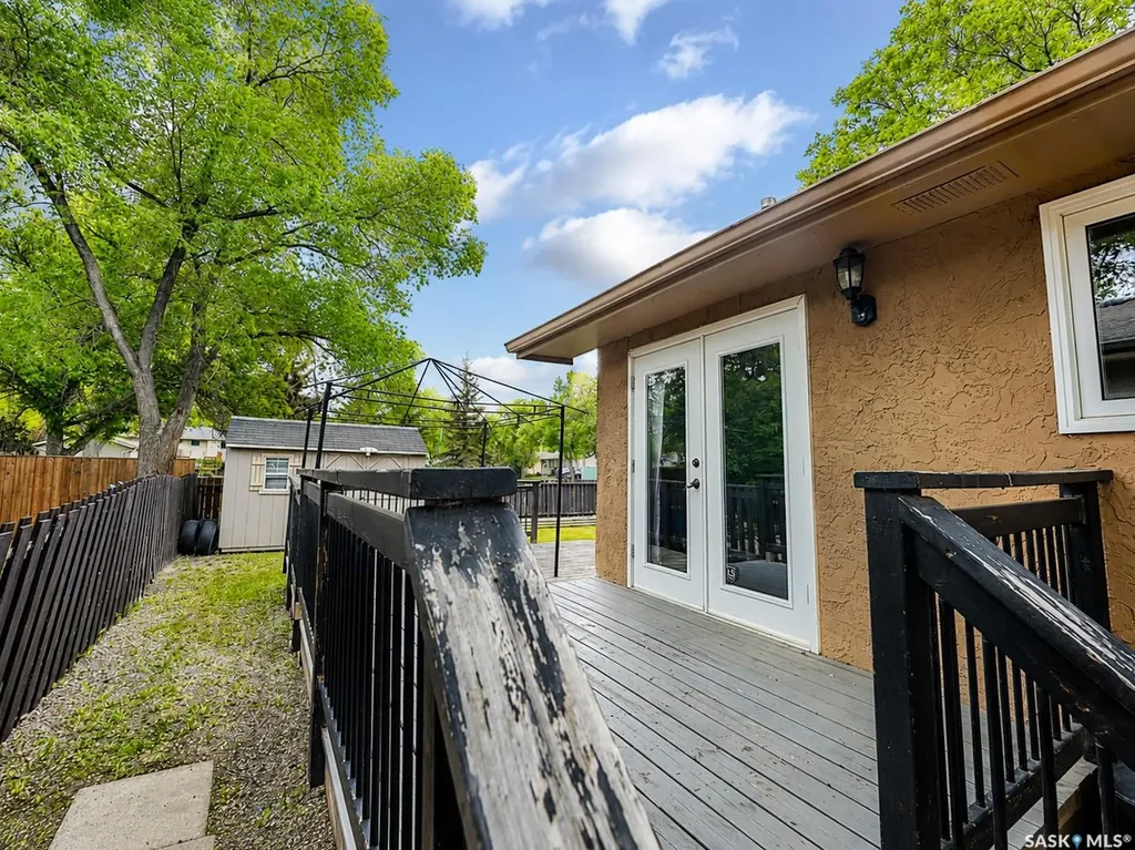 277 Cannon Street Regina SK S4N 4V4