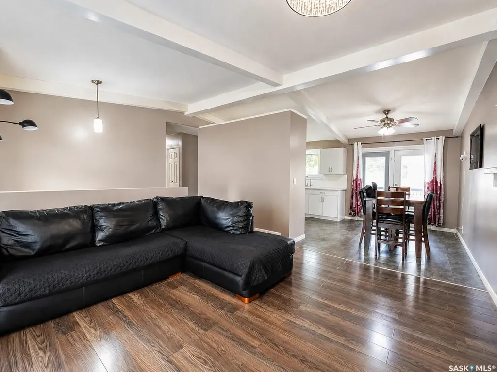 277 Cannon Street Regina SK S4N 4V4