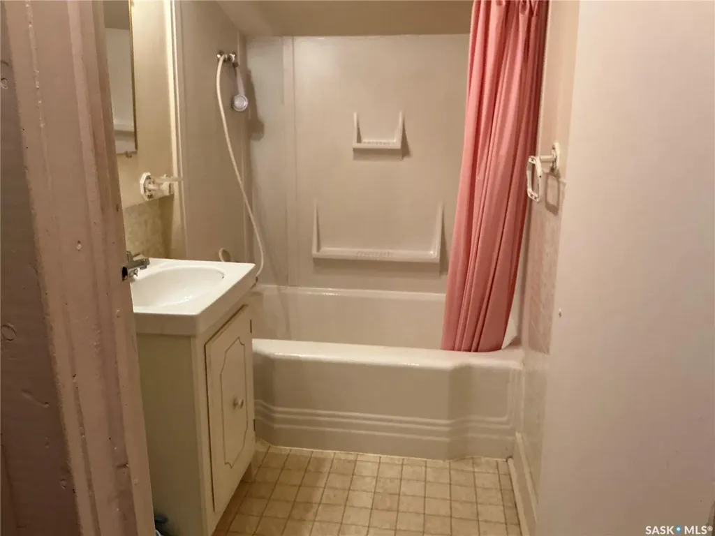 119 Q Avenue S Saskatoon SK S7M 2X9