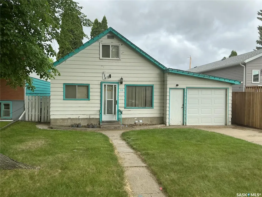 119 Q Avenue S Saskatoon SK S7M 2X9
