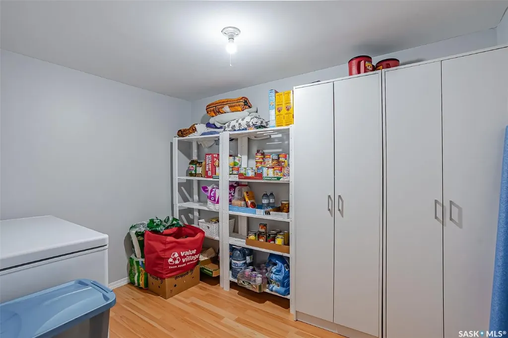 214 29th Street W Saskatoon SK S7L 0L9
