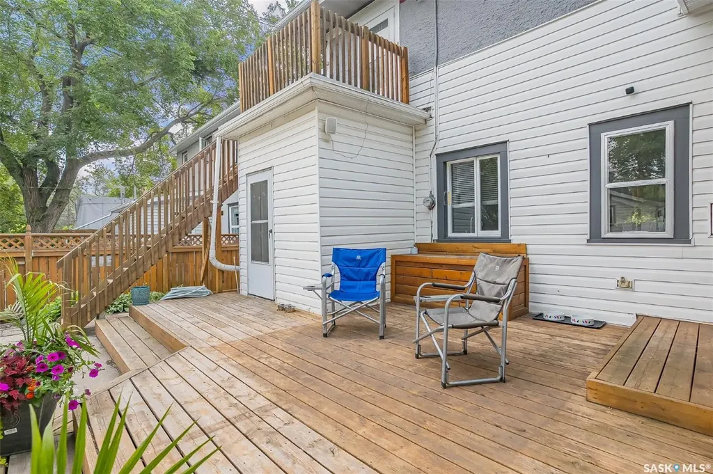 214 29th Street W Saskatoon SK S7L 0L9