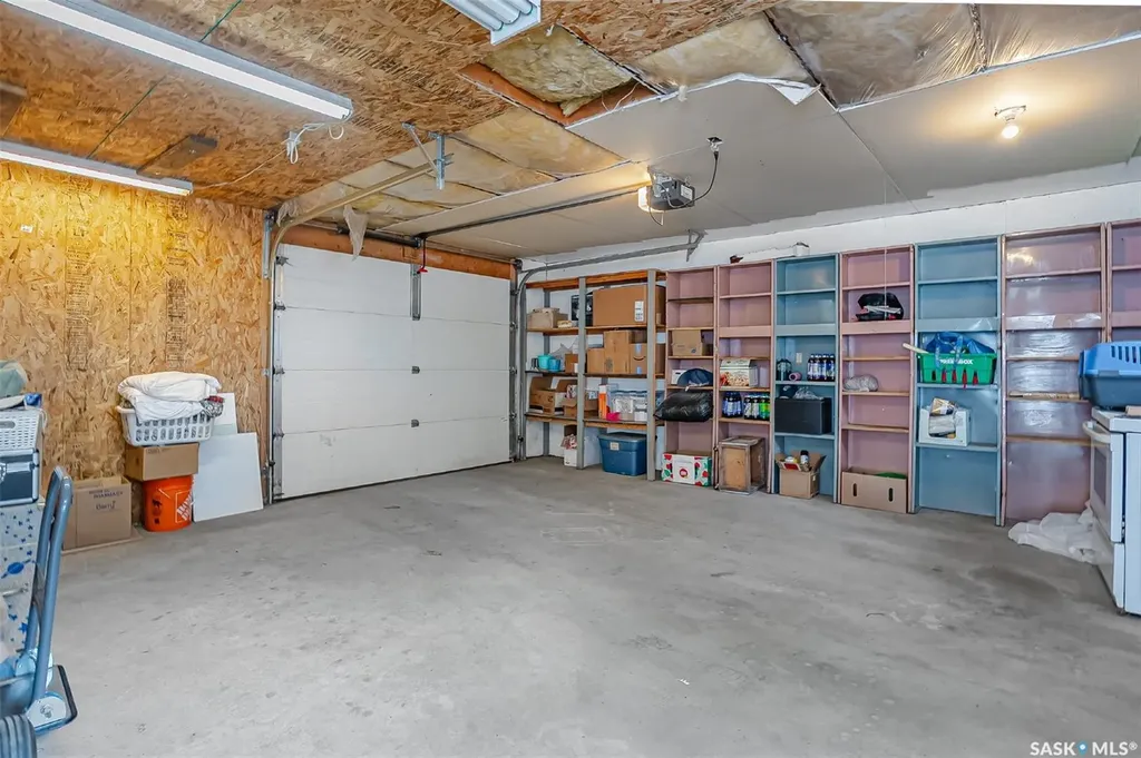 214 29th Street W Saskatoon SK S7L 0L9