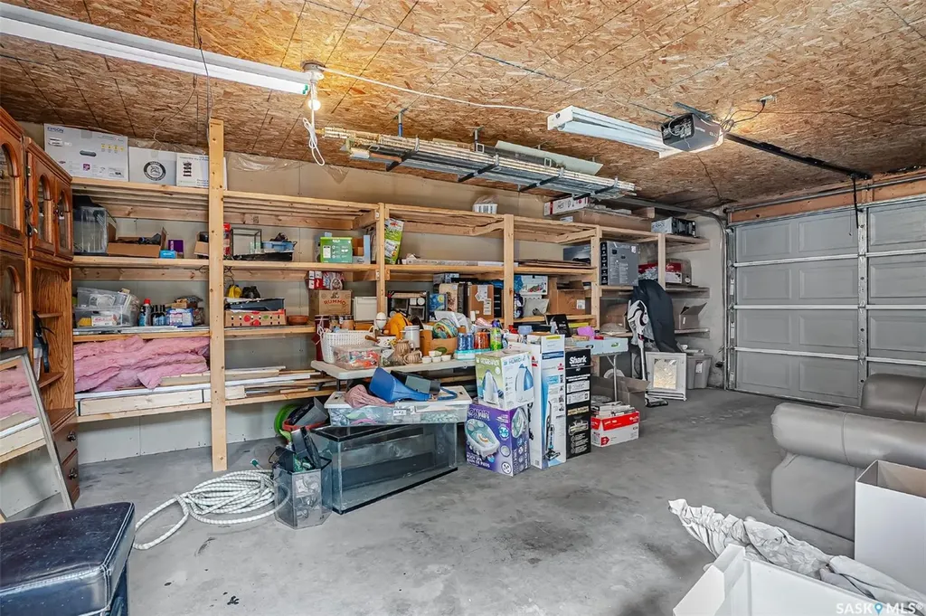 214 29th Street W Saskatoon SK S7L 0L9