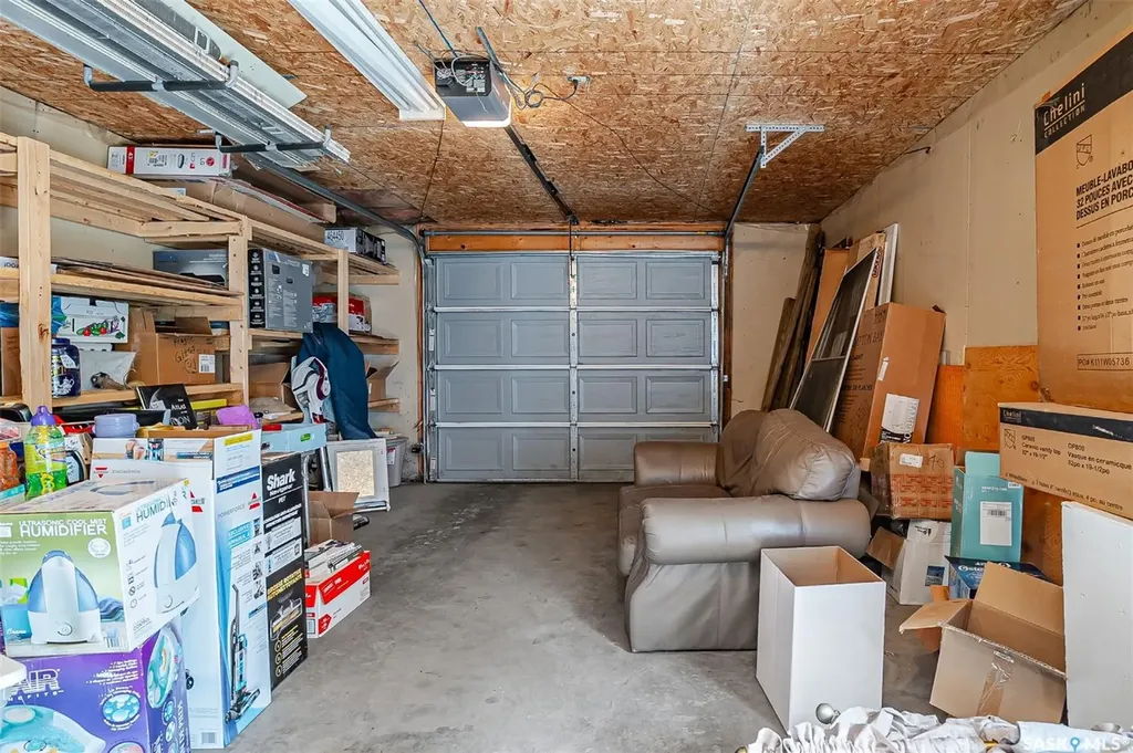 214 29th Street W Saskatoon SK S7L 0L9