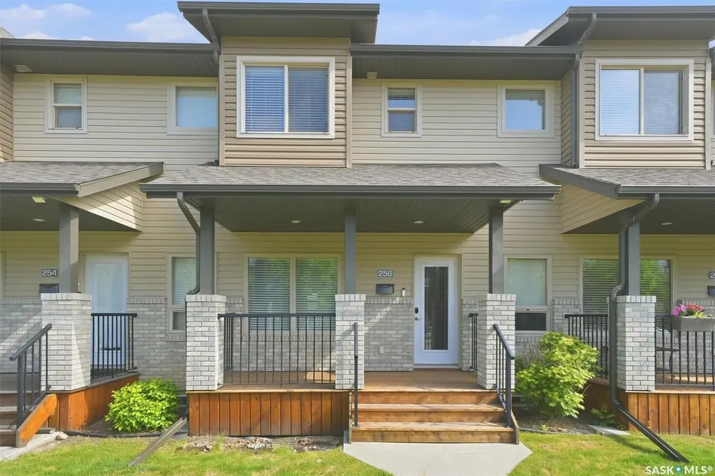 256 Maningas Bend Saskatoon SK S7W 0P5