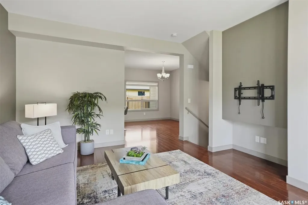 256 Maningas Bend Saskatoon SK S7W 0P5