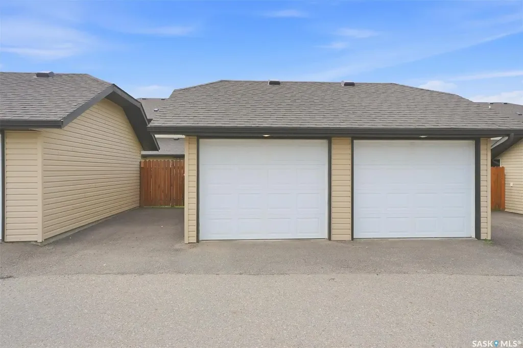 256 Maningas Bend Saskatoon SK S7W 0P5