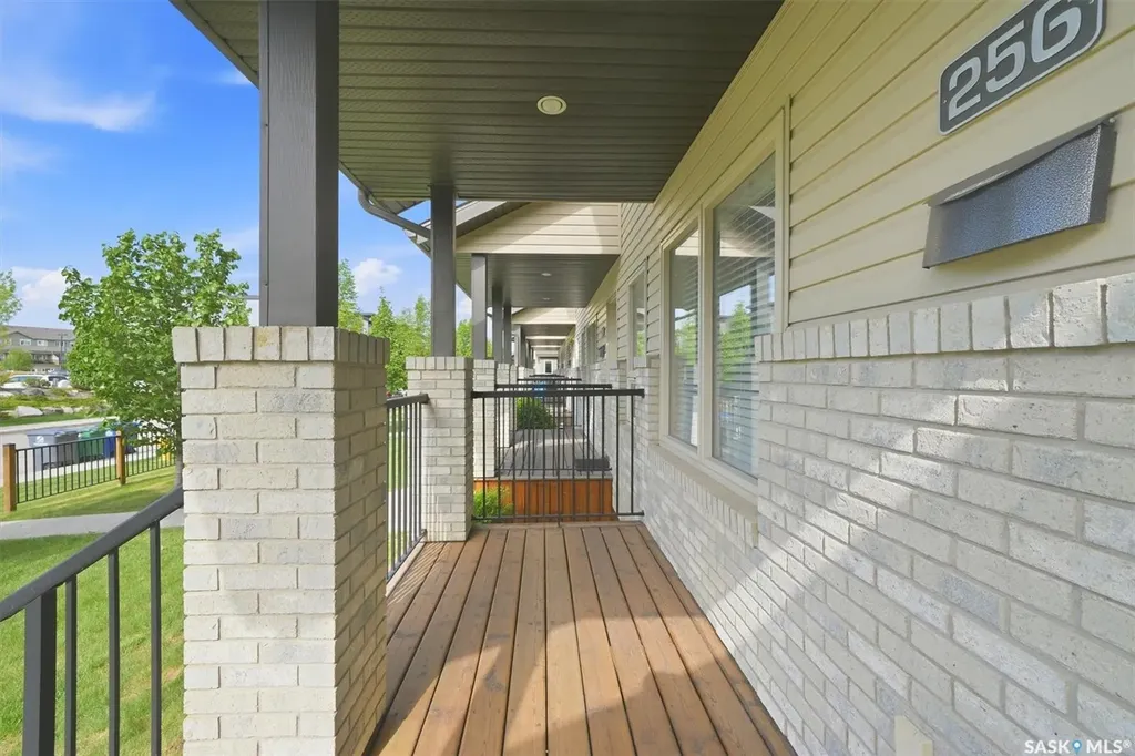 256 Maningas Bend Saskatoon SK S7W 0P5