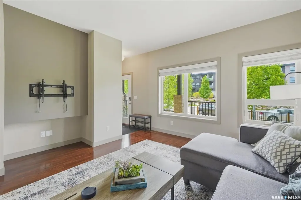 256 Maningas Bend Saskatoon SK S7W 0P5