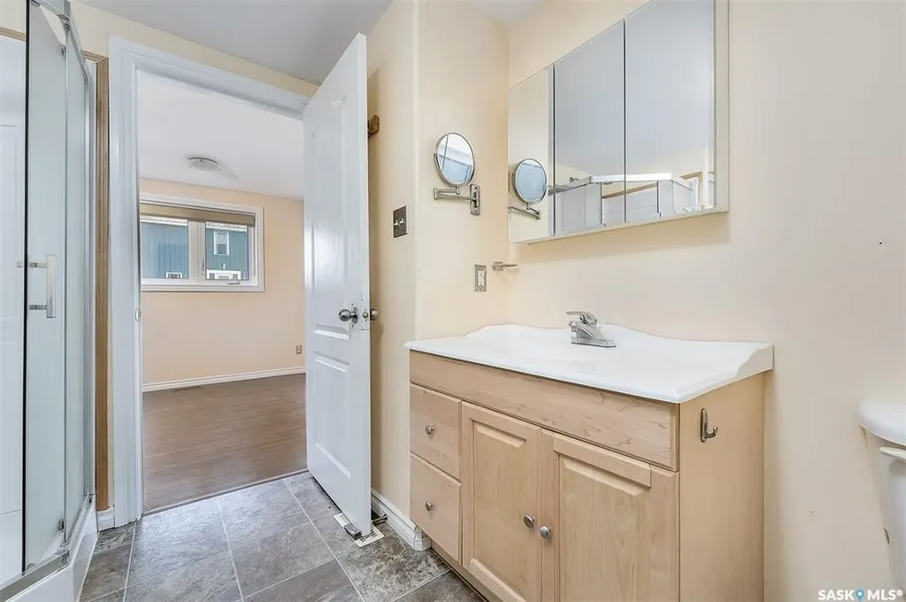 377 Fairford Street W Moose Jaw SK S6H 1V8