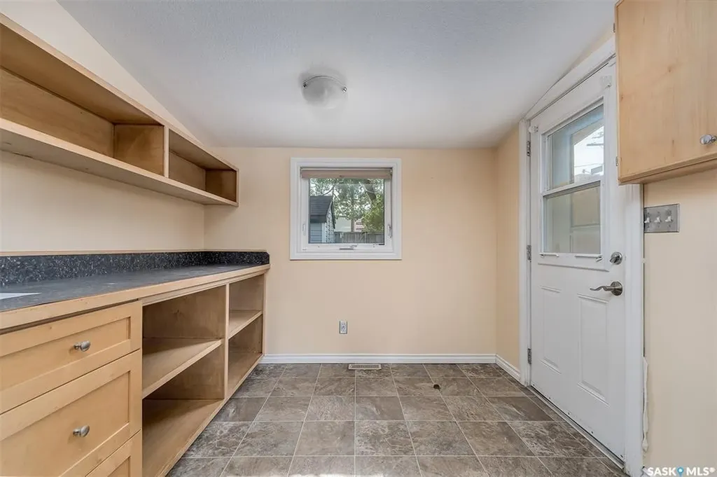 377 Fairford Street W Moose Jaw SK S6H 1V8