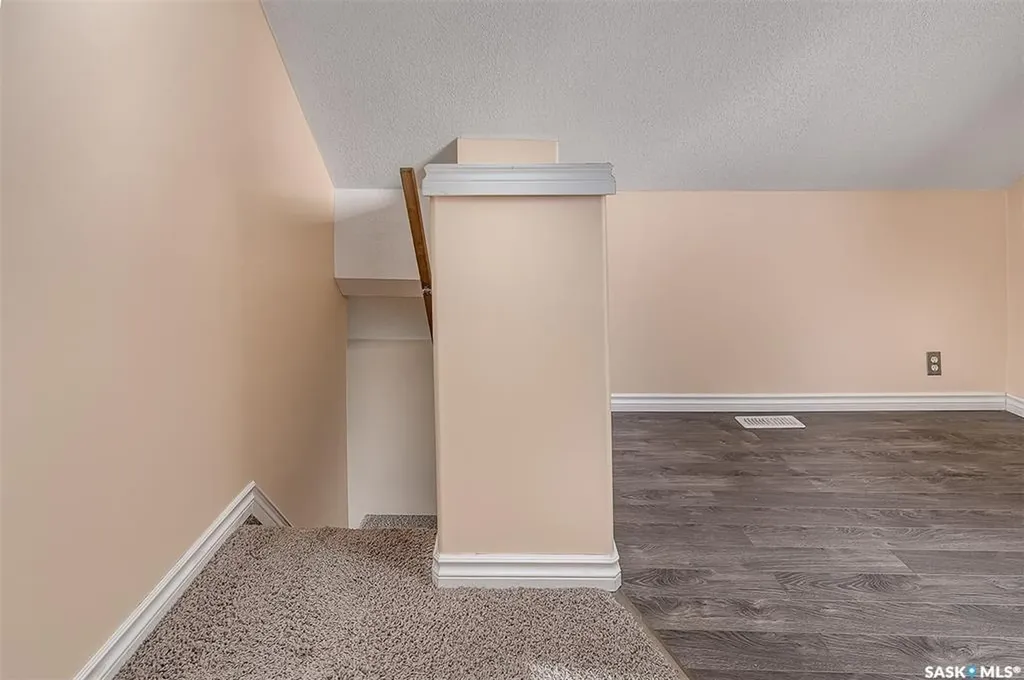 377 Fairford Street W Moose Jaw SK S6H 1V8