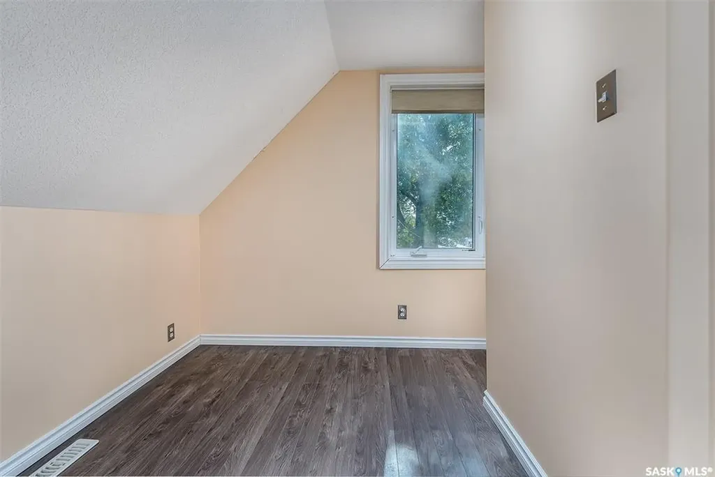 377 Fairford Street W Moose Jaw SK S6H 1V8