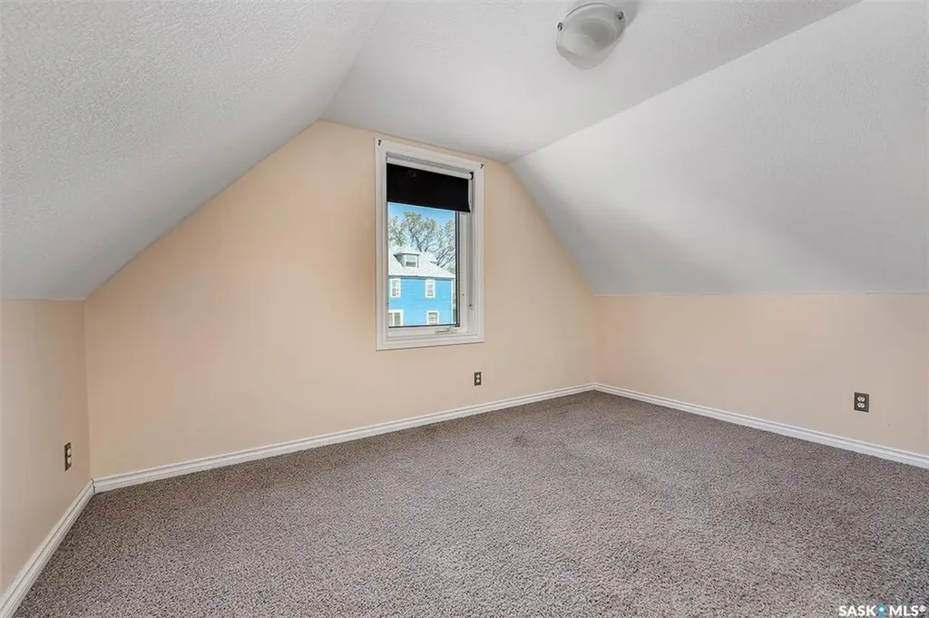 377 Fairford Street W Moose Jaw SK S6H 1V8