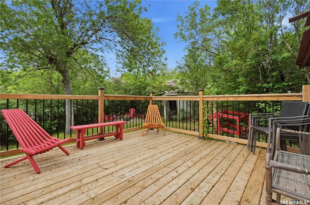 409 Siltonia Avenue Saskatchewan Beach SK S0G 4L0