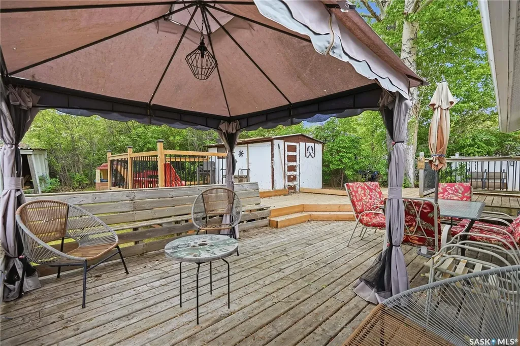 409 Siltonia Avenue Saskatchewan Beach SK S0G 4L0
