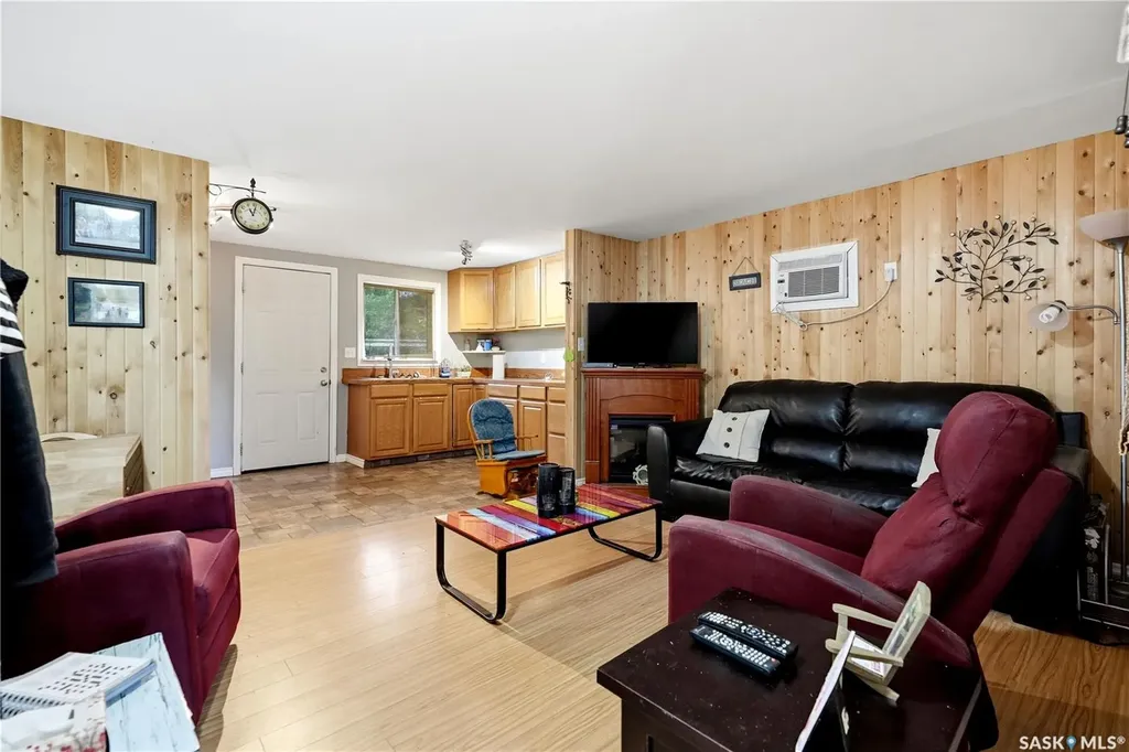 409 Siltonia Avenue Saskatchewan Beach SK S0G 4L0