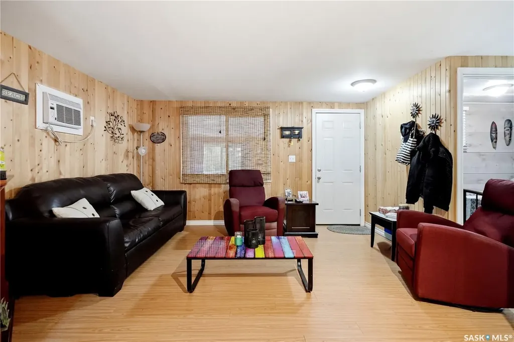409 Siltonia Avenue Saskatchewan Beach SK S0G 4L0