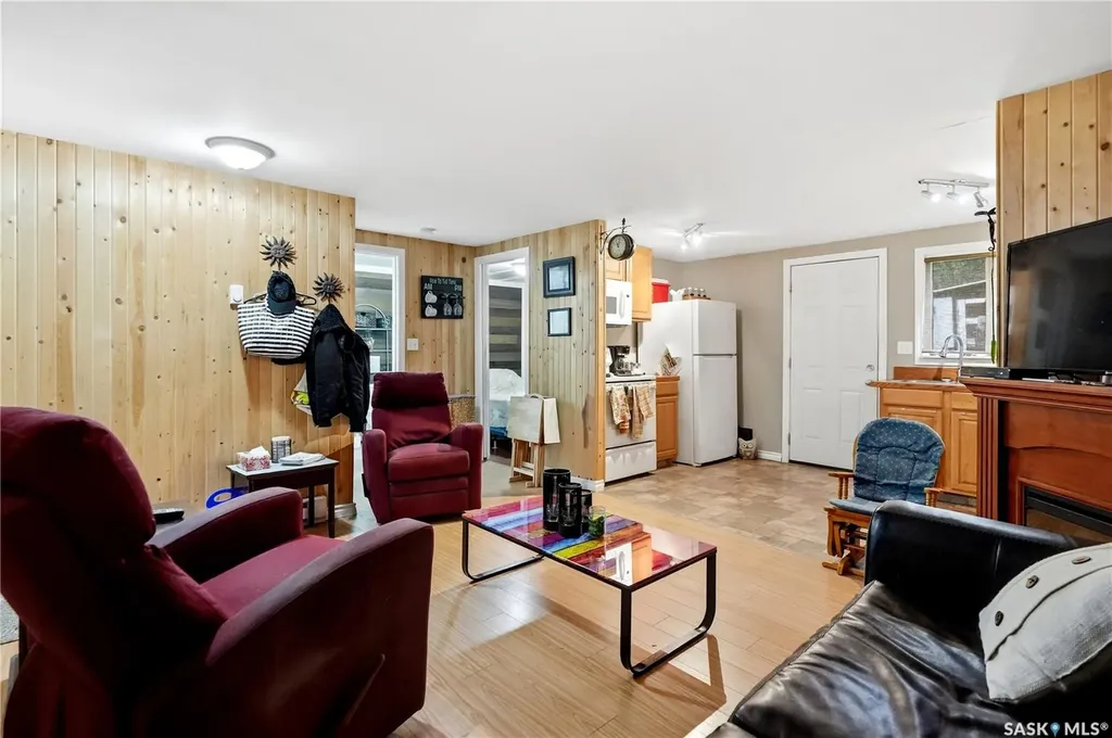 409 Siltonia Avenue Saskatchewan Beach SK S0G 4L0