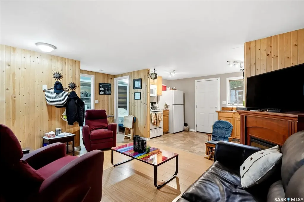 409 Siltonia Avenue Saskatchewan Beach SK S0G 4L0