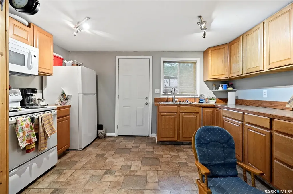 409 Siltonia Avenue Saskatchewan Beach SK S0G 4L0