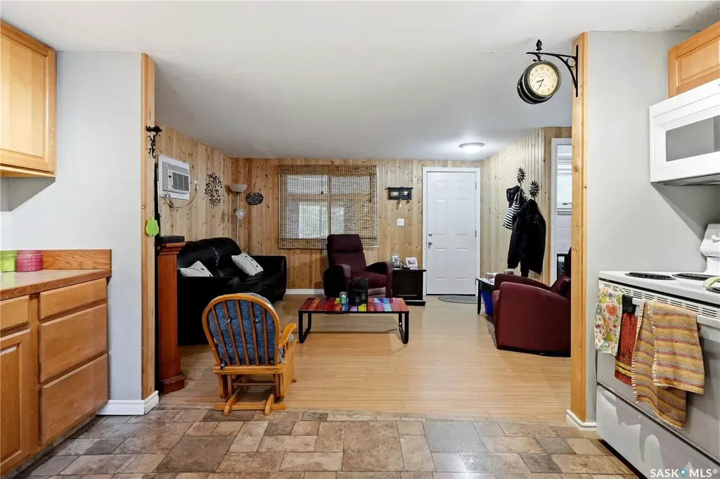 409 Siltonia Avenue Saskatchewan Beach SK S0G 4L0