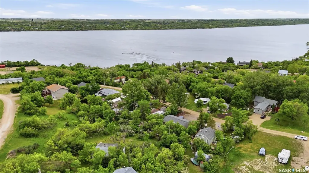 409 Siltonia Avenue Saskatchewan Beach SK S0G 4L0