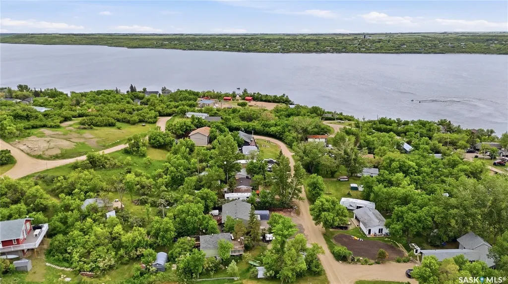 409 Siltonia Avenue Saskatchewan Beach SK S0G 4L0