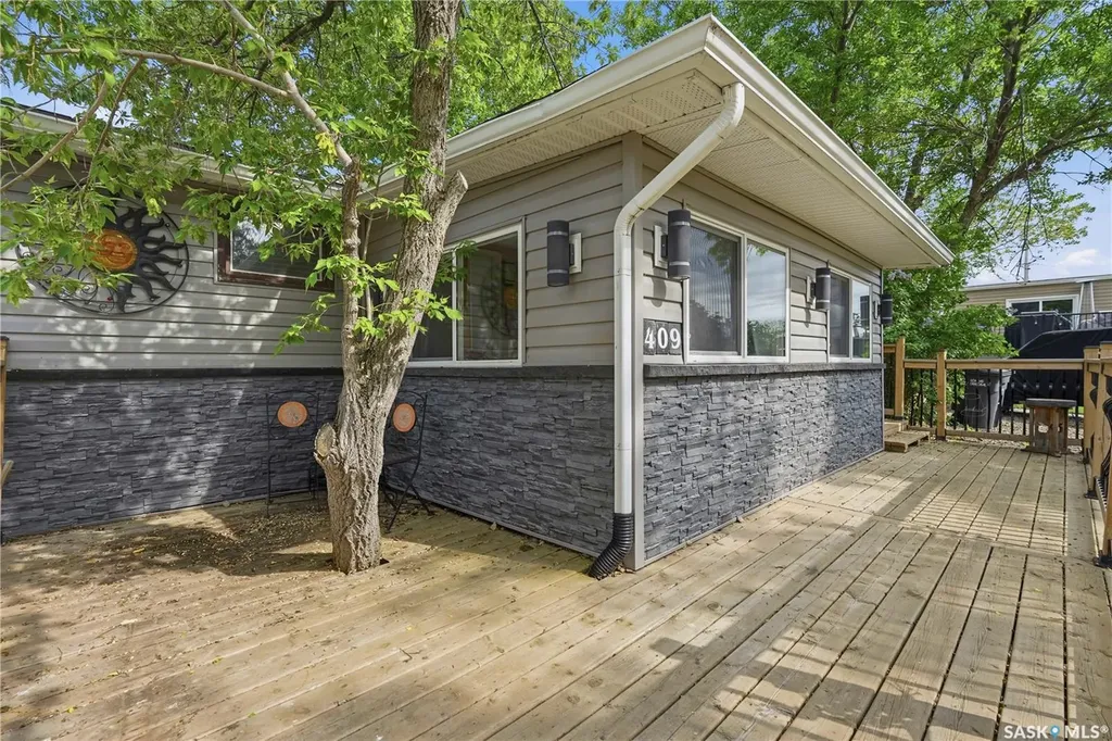 409 Siltonia Avenue Saskatchewan Beach SK S0G 4L0