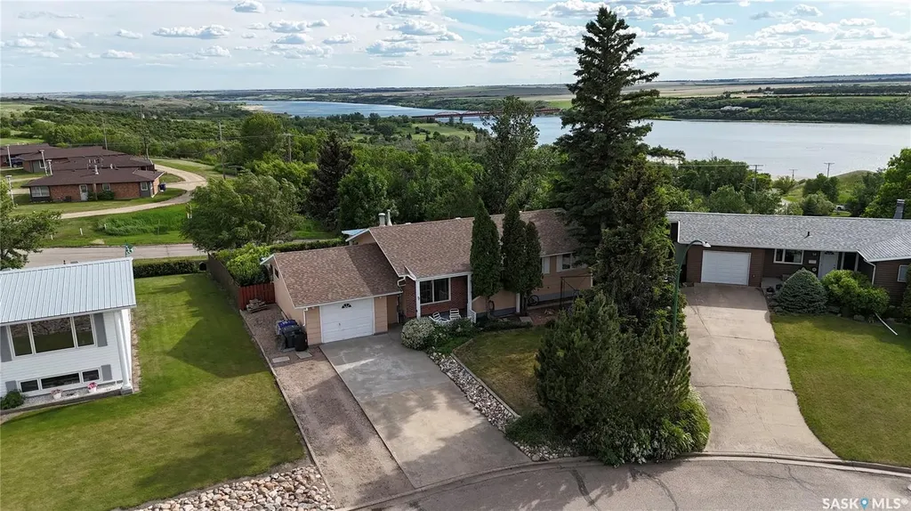 51 Tufts Crescent Outlook SK S0L 2N0