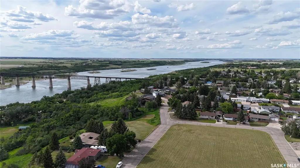 51 Tufts Crescent Outlook SK S0L 2N0