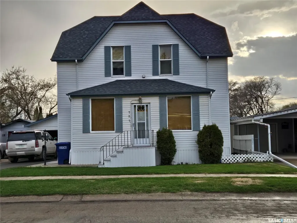 727 10th Street Humboldt SK S0K 2A0