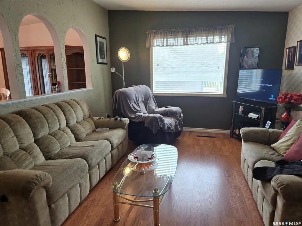 727 10th Street Humboldt SK S0K 2A0