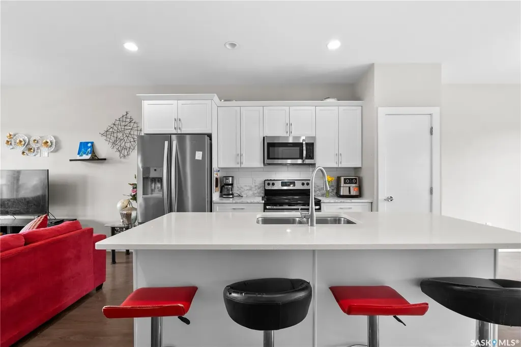 676 Meadows Boulevard Saskatoon SK S7V 0M5