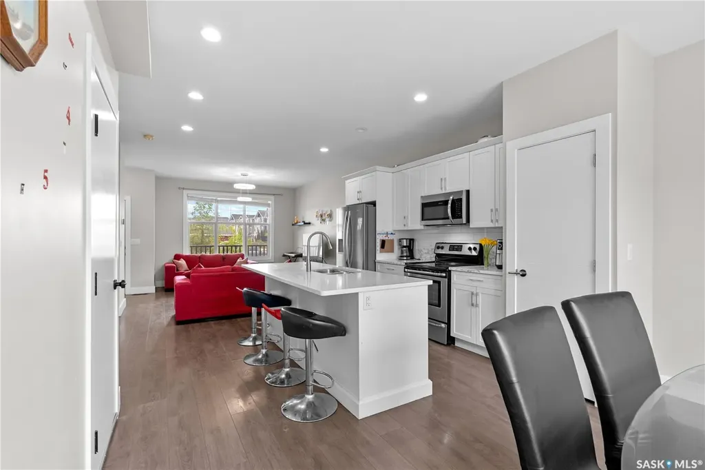 676 Meadows Boulevard Saskatoon SK S7V 0M5