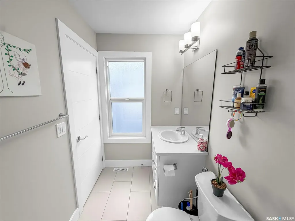 676 Meadows Boulevard Saskatoon SK S7V 0M5