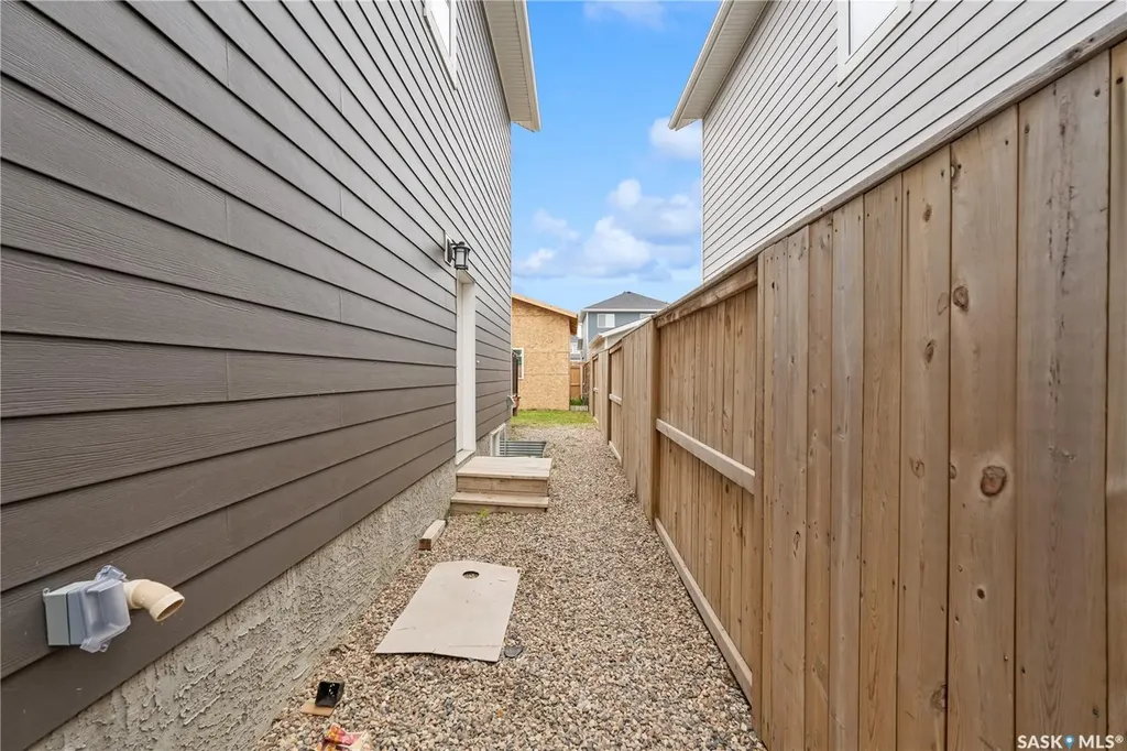 676 Meadows Boulevard Saskatoon SK S7V 0M5