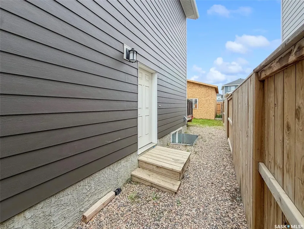 676 Meadows Boulevard Saskatoon SK S7V 0M5