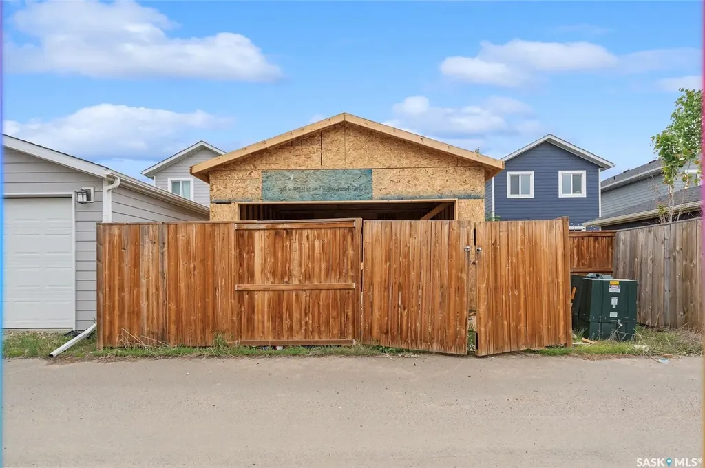 676 Meadows Boulevard Saskatoon SK S7V 0M5