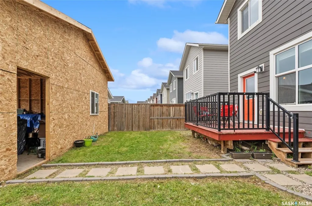 676 Meadows Boulevard Saskatoon SK S7V 0M5