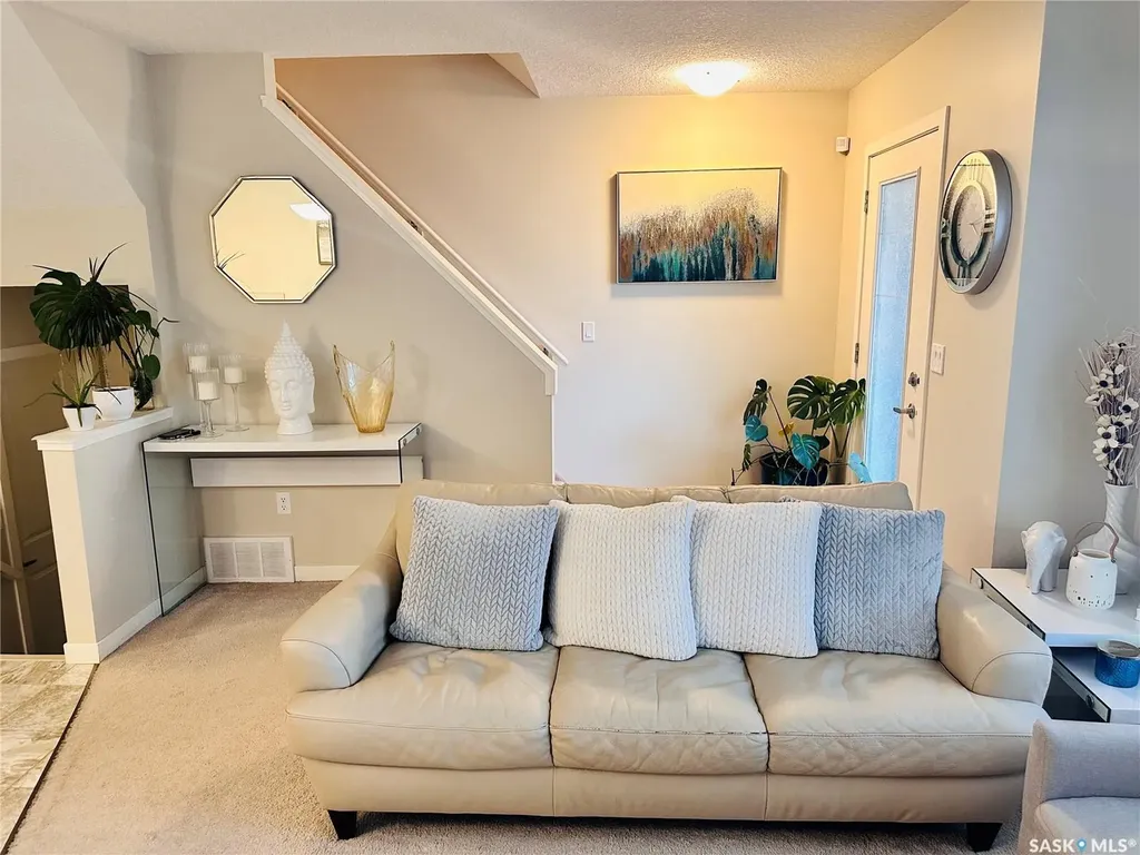 4533 Delhaye Way Regina SK S4W 0M2