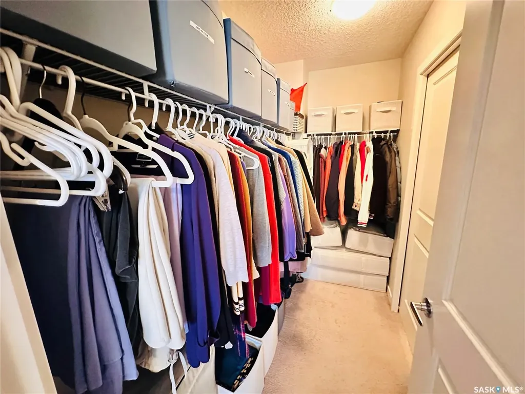 4533 Delhaye Way Regina SK S4W 0M2