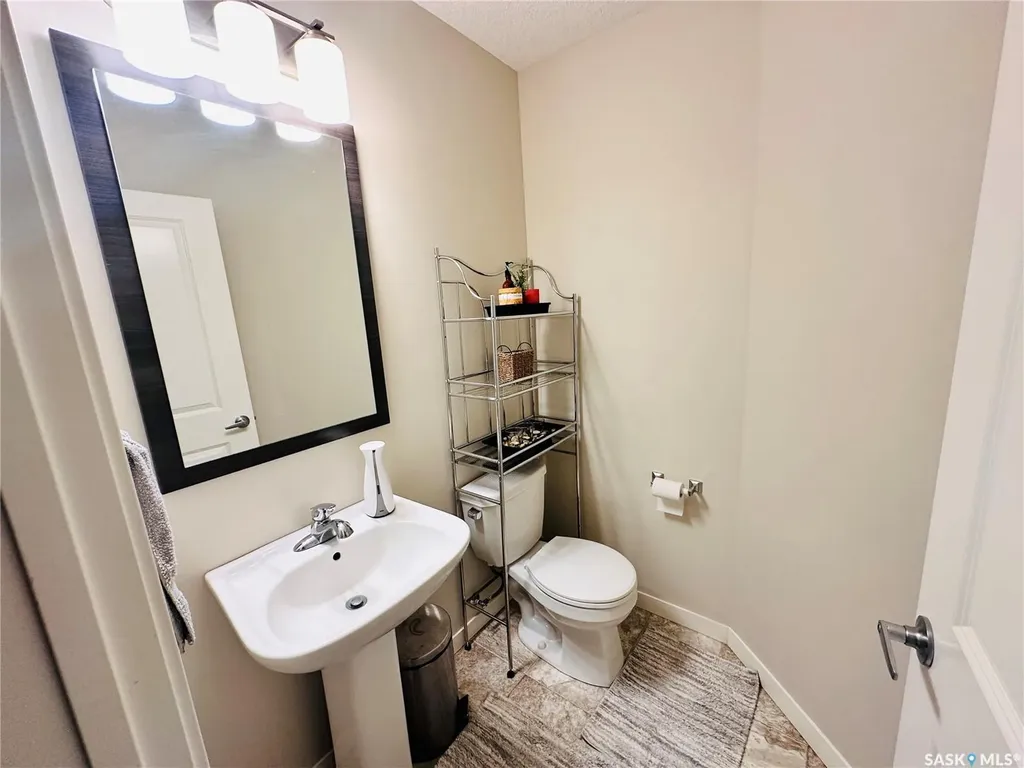 4533 Delhaye Way Regina SK S4W 0M2